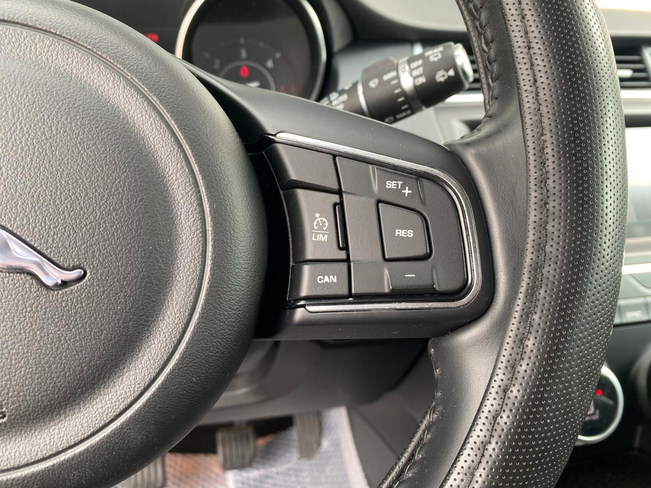 Jaguar E-Pace 2.0D 150 CV R-Dynamic