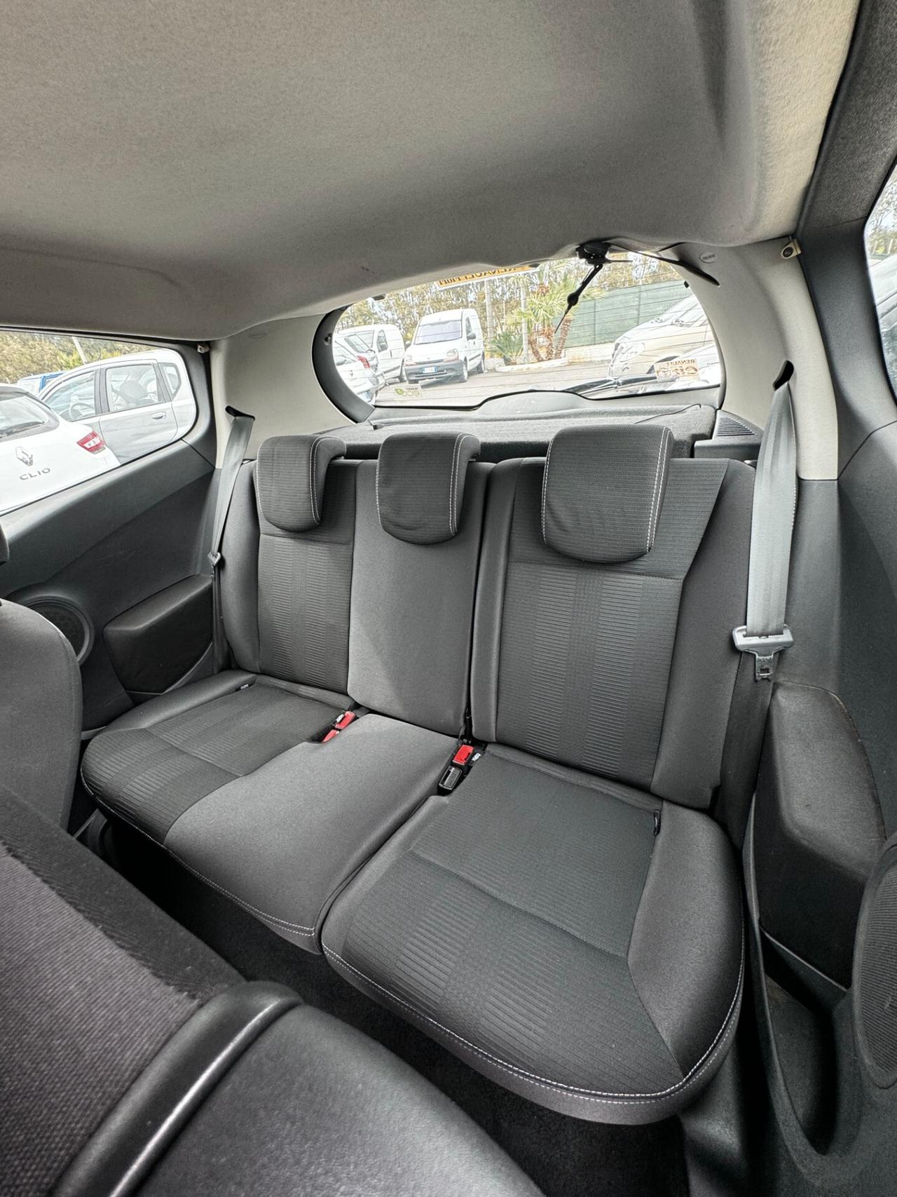 Renault Clio 1.2 16V 3 porte Confort