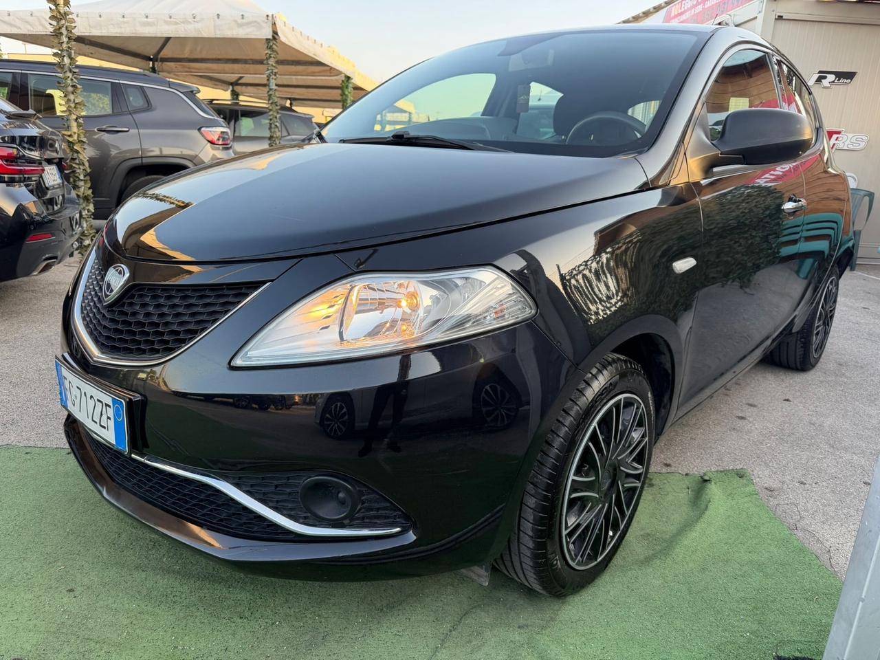 Lancia Ypsilon 1.2 69CV 5Gold 2017 nuova garanzia