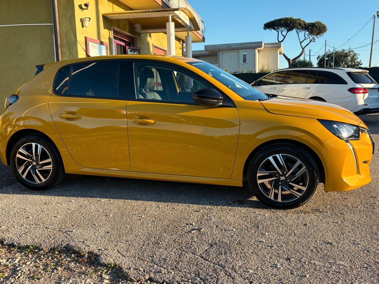 Peugeot 208 PureTech 1.2 LIKE 100