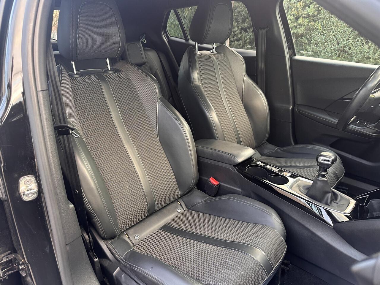 Peugeot 2008 1.2 130cv GT Line UNIPRO