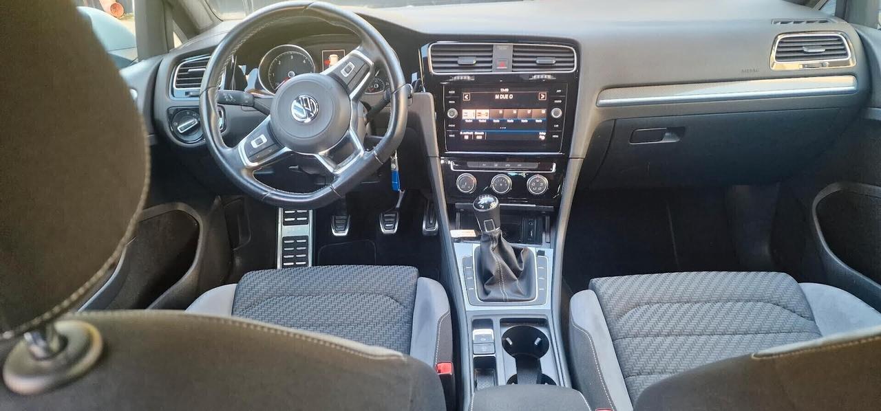 Volkswagen Golf 1.6 TDI 115 CV 5p. Sport BlueMotion Technology NEOPATENTATI £15,500 COMPRESO DI PASSAGGIO