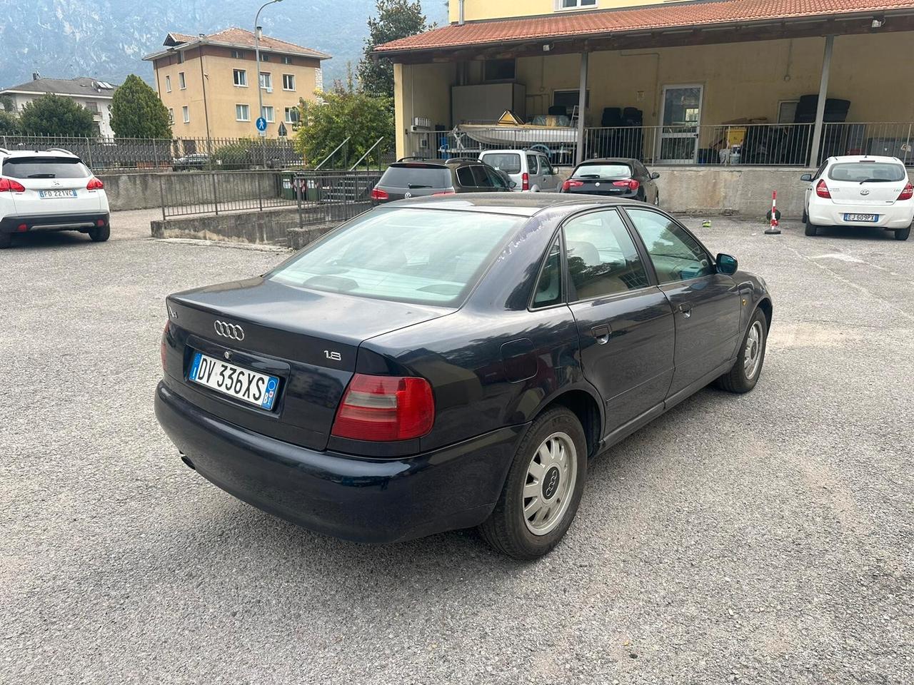 Audi A4 1.8 cat
