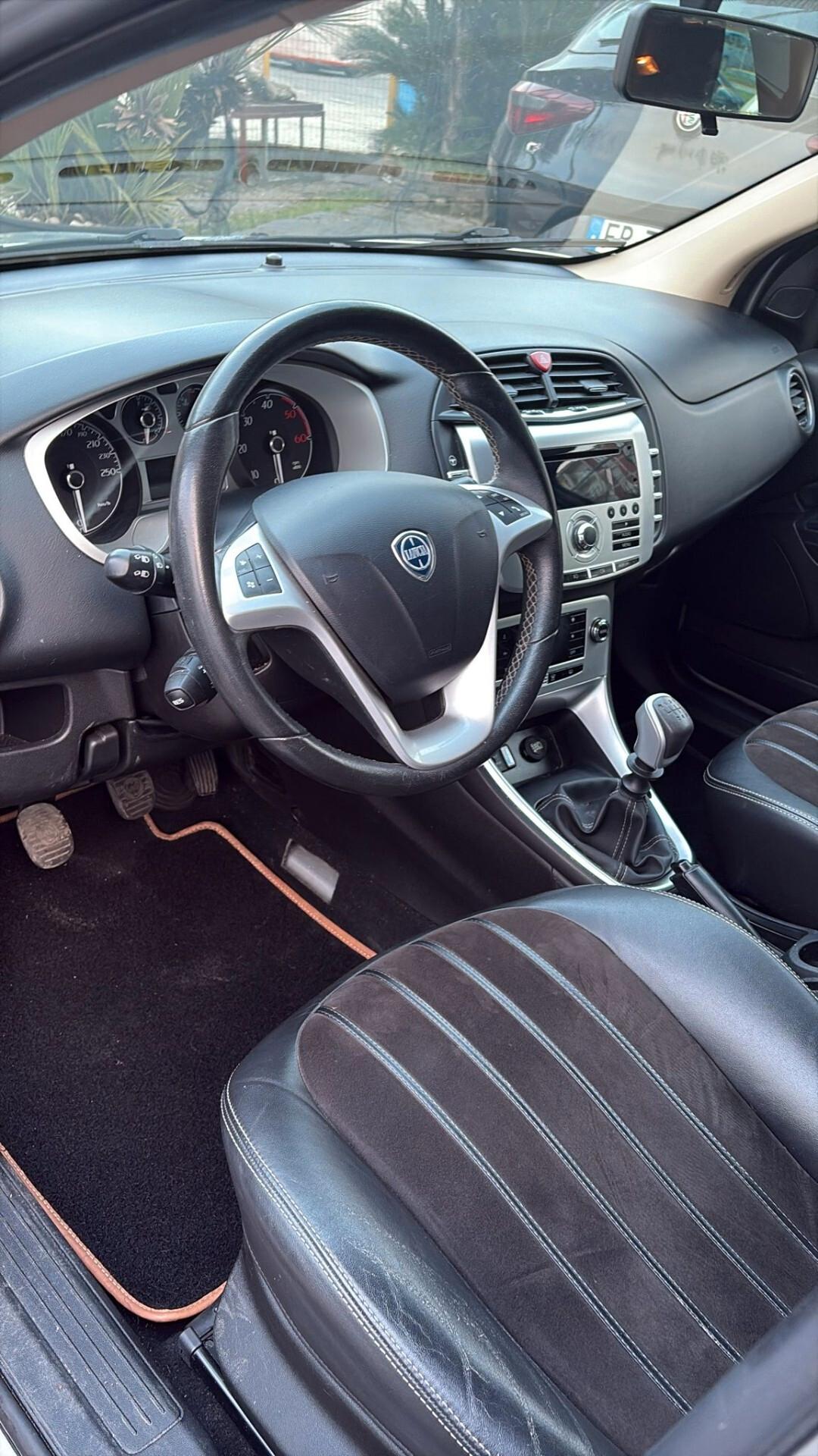 Lancia Delta 1.6 MJT DPF PLATINO