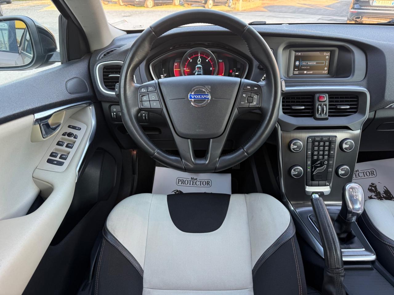 Volvo V40 Cross Country D2 1.6 Kinetic UNICO