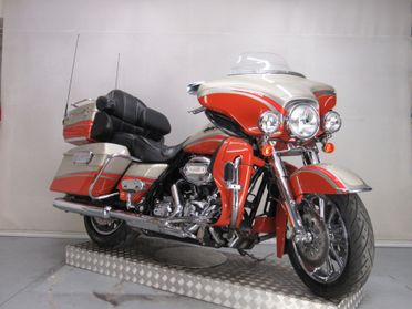 Harley-davidson CVO Ultra Classic Electra Glide SCREAMING EAGLE