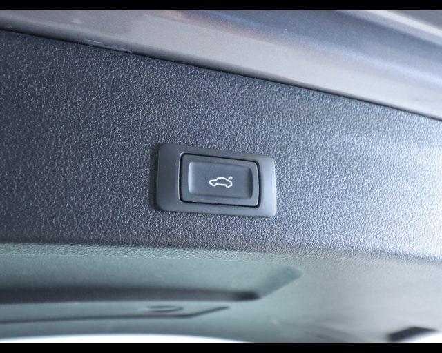 AUDI A6 Avant 40 2.0 TDI S tronic Business Sport