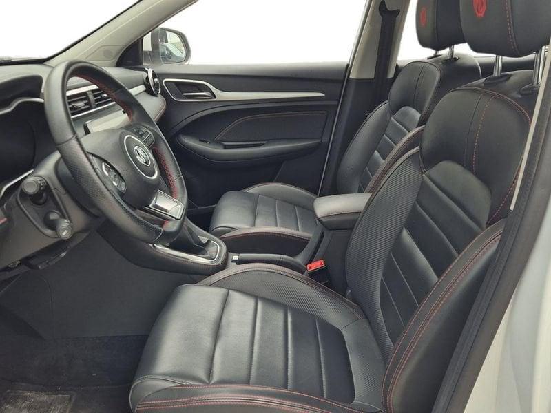 MG ZS Benzina MG ICE 1.5L MT LUX Dover White DARK interior