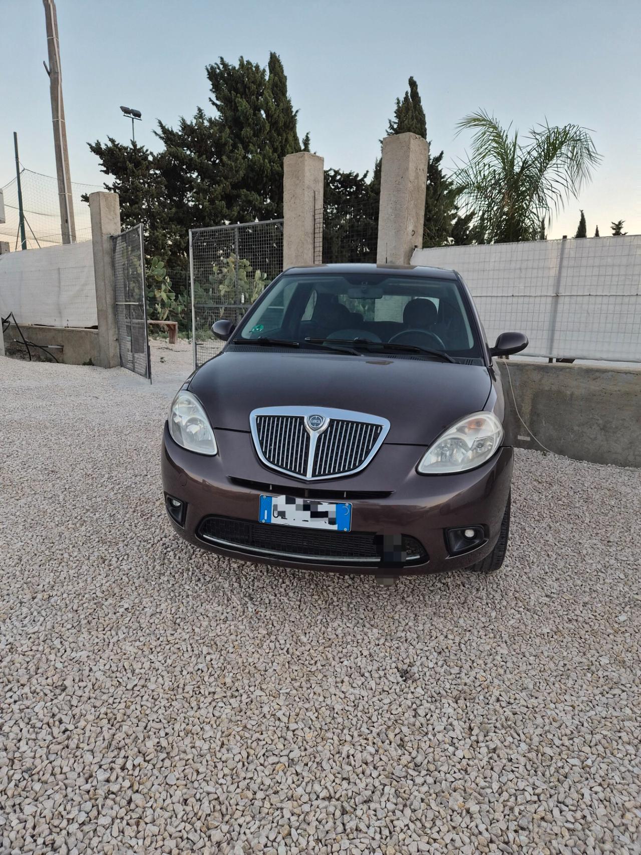 Lancia Ypsilon 1.4 Platino