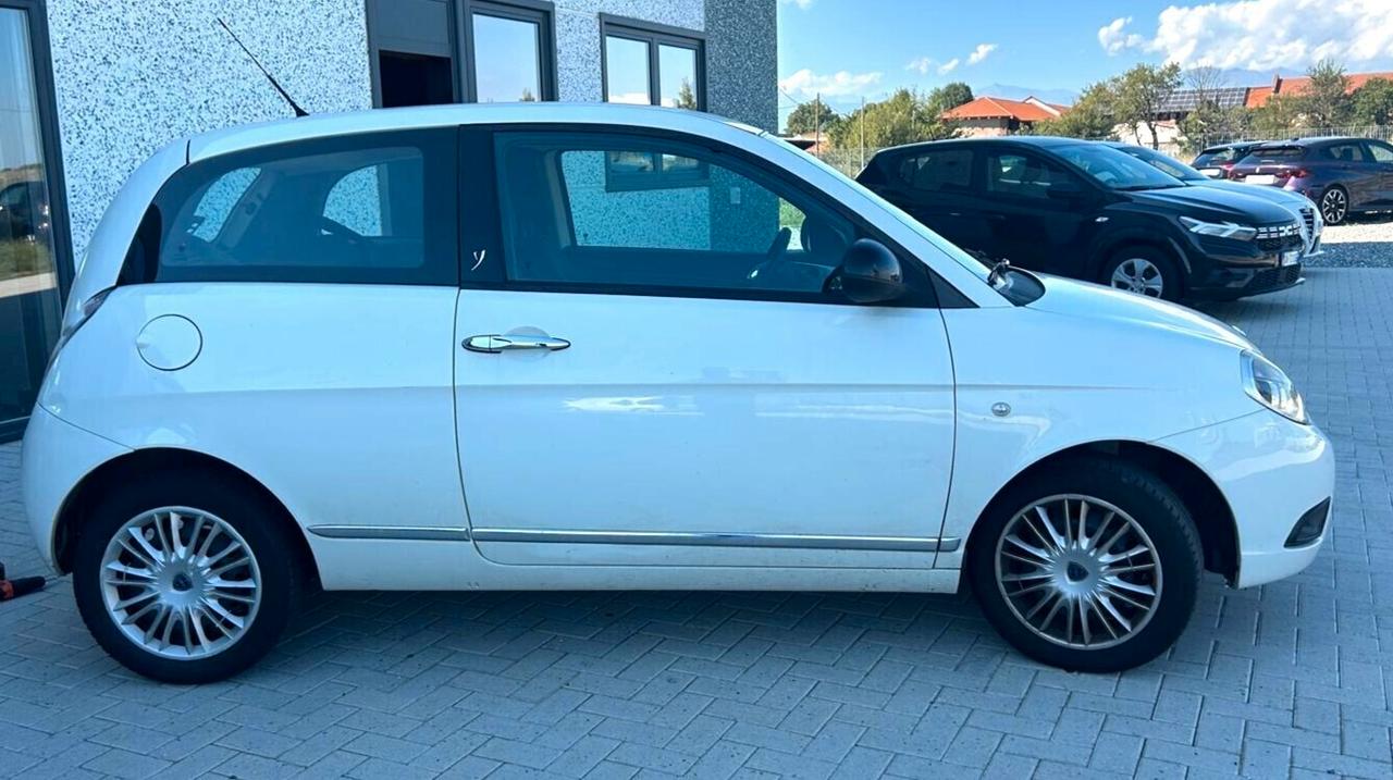 Lancia Ypsilon 1.2 69 CV Diva OK NEOPATENTATI