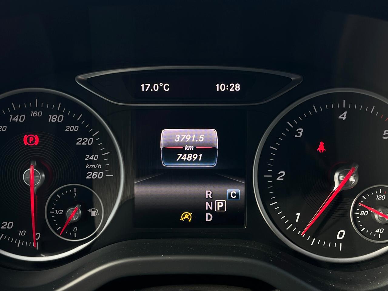 Mercedes-benz GLA 200 d Automatic Business