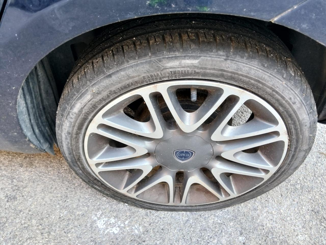 Lancia Ypsilon 1.3 M-jet 95cv 2015 SINISTRATA