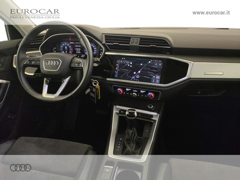 Audi Q3 45 1.4 tfsi e business s-tronic