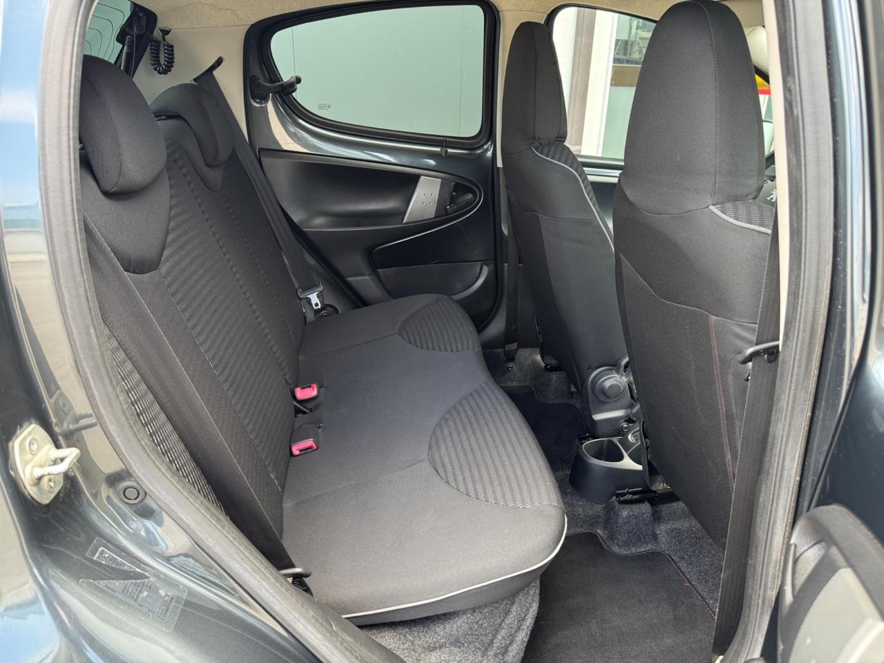 Peugeot 107 1.0 68CV 5p. 2012