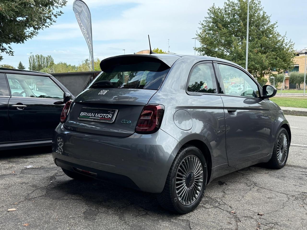 Fiat 500 500e Berlina 42 kWh Icon