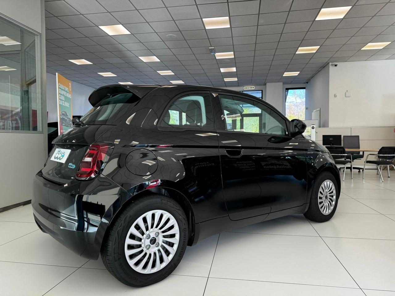 FIAT La Nuova 500 - 320 Berlina