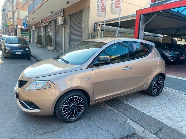 Lancia Ypsilon 1.2 69 CV 5 porte Gold