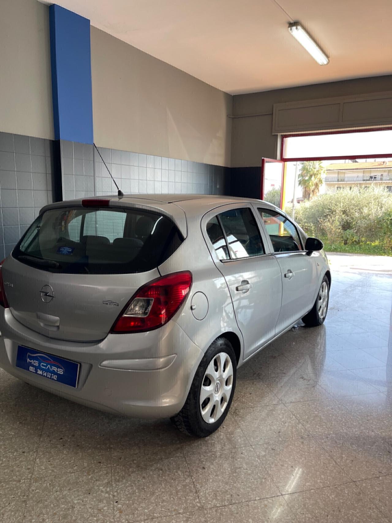 Opel Corsa 1.2 5 porte Club