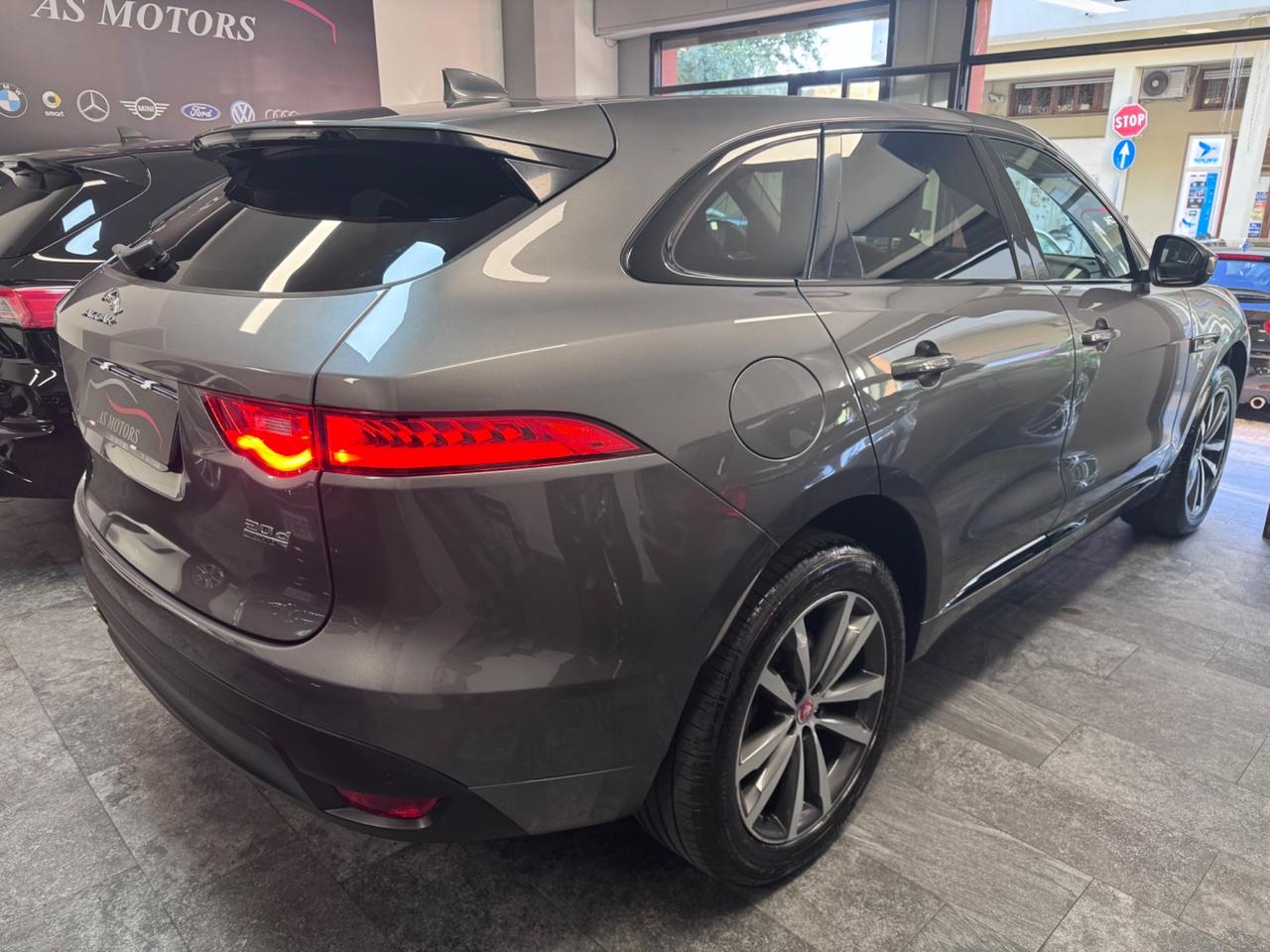 Jaguar F-Pace 2.0 D 180 CV R-Sport Finanziabile
