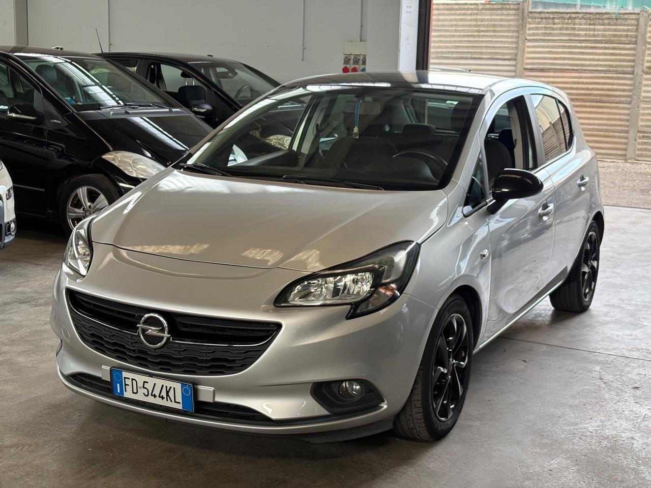 Opel Corsa 1.2 5 porte b-Color