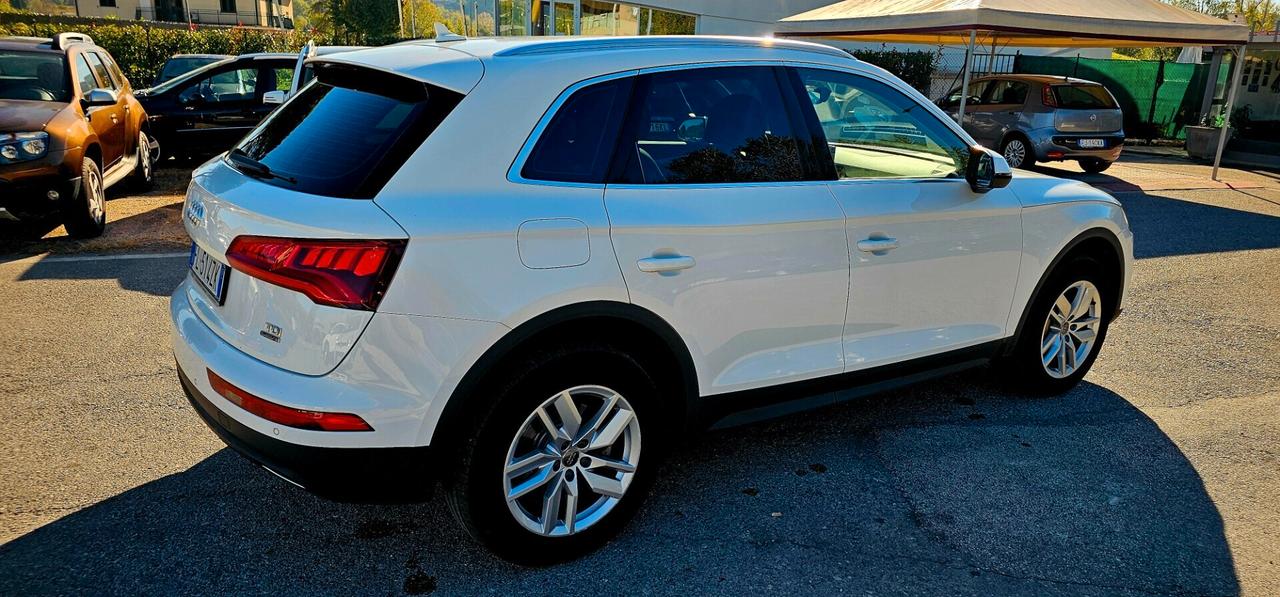 Audi Q5 2.0 TDI quattro S tronic Business Sport