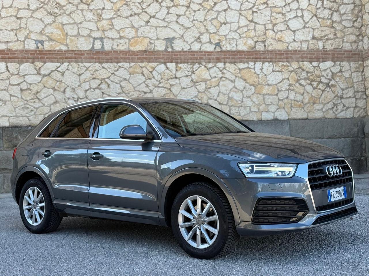 Audi Q3 2.0 TDI 120 CV Business