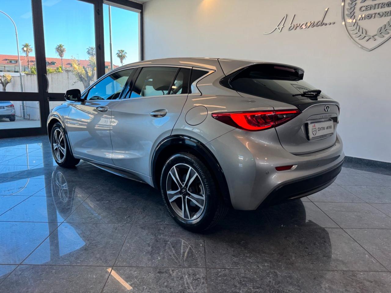 Infiniti Q30 1.5d Sport Edition 110 cv Led Pdc