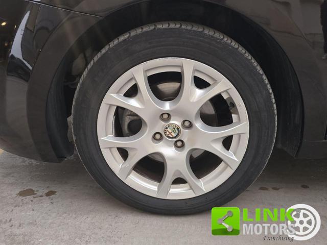 ALFA ROMEO MiTo 1.6 JTDm-2 S&S Distinctive Sport Pack