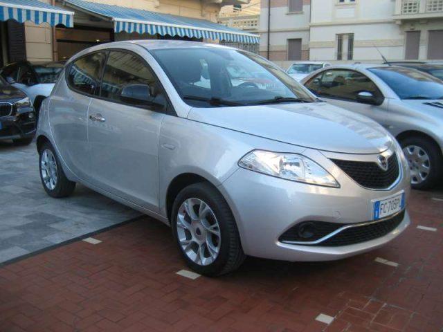 LANCIA Ypsilon 1.2 69 CV 5 PORTE GOLD