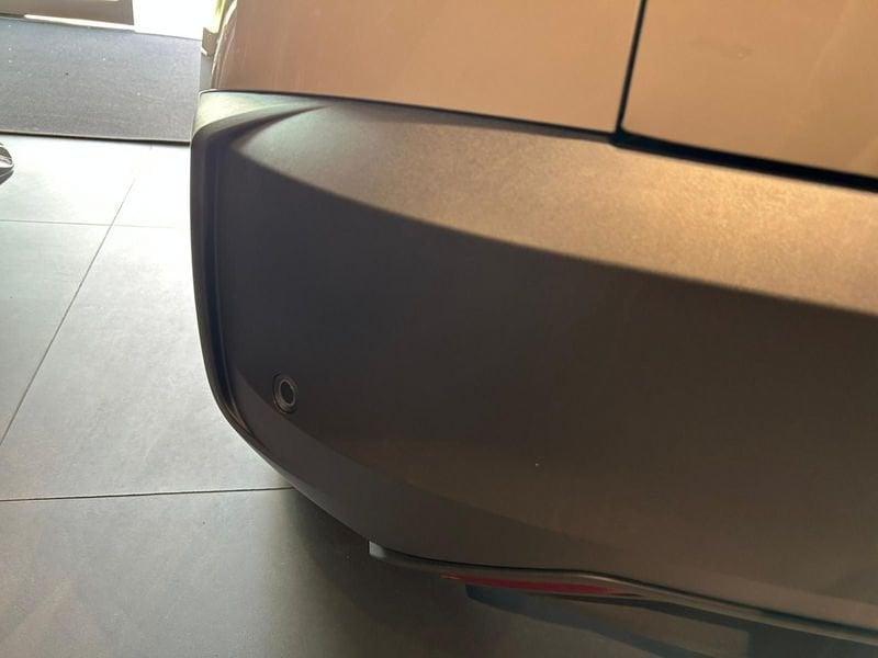 Alfa Romeo Junior 1.2 ibrida 145cv edct6