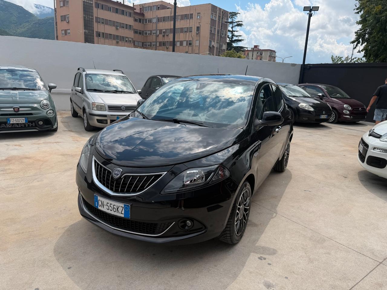 Lancia Ypsilon 1.0 FireFly 5 porte S&S Hybrid Gold Plus