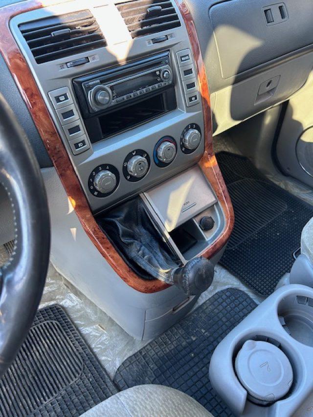 KIA Carnival 2.9 16V CRDi cat Family 6 POSTI