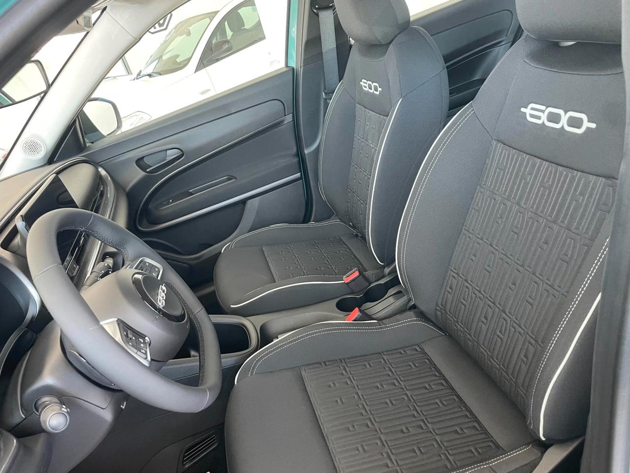Fiat 600 Hybrid 110 CV DCT MHEV (NUOVA)