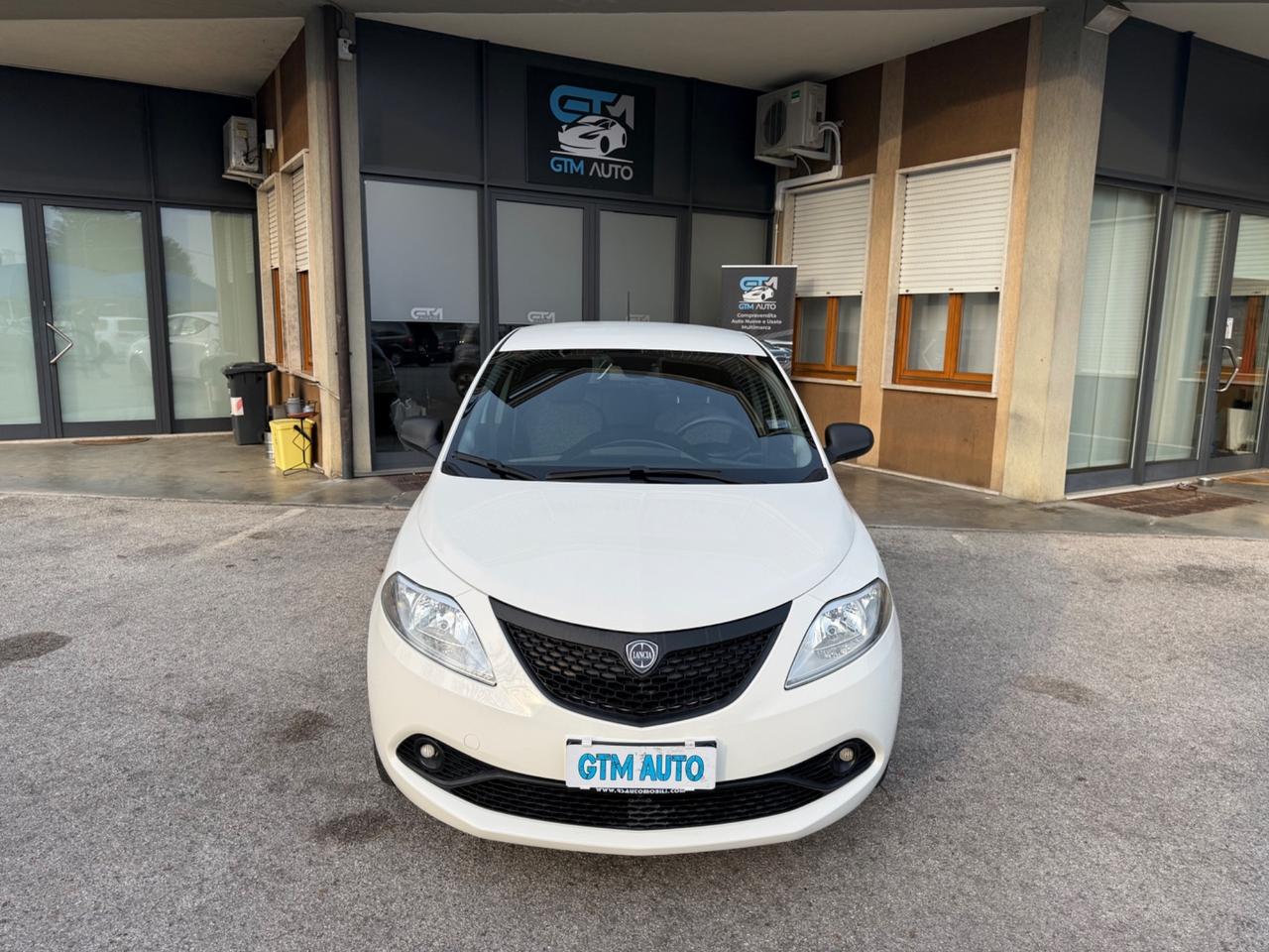 Lancia Ypsilon 1.2 69 CV 5 porte GPL-Neopatentati