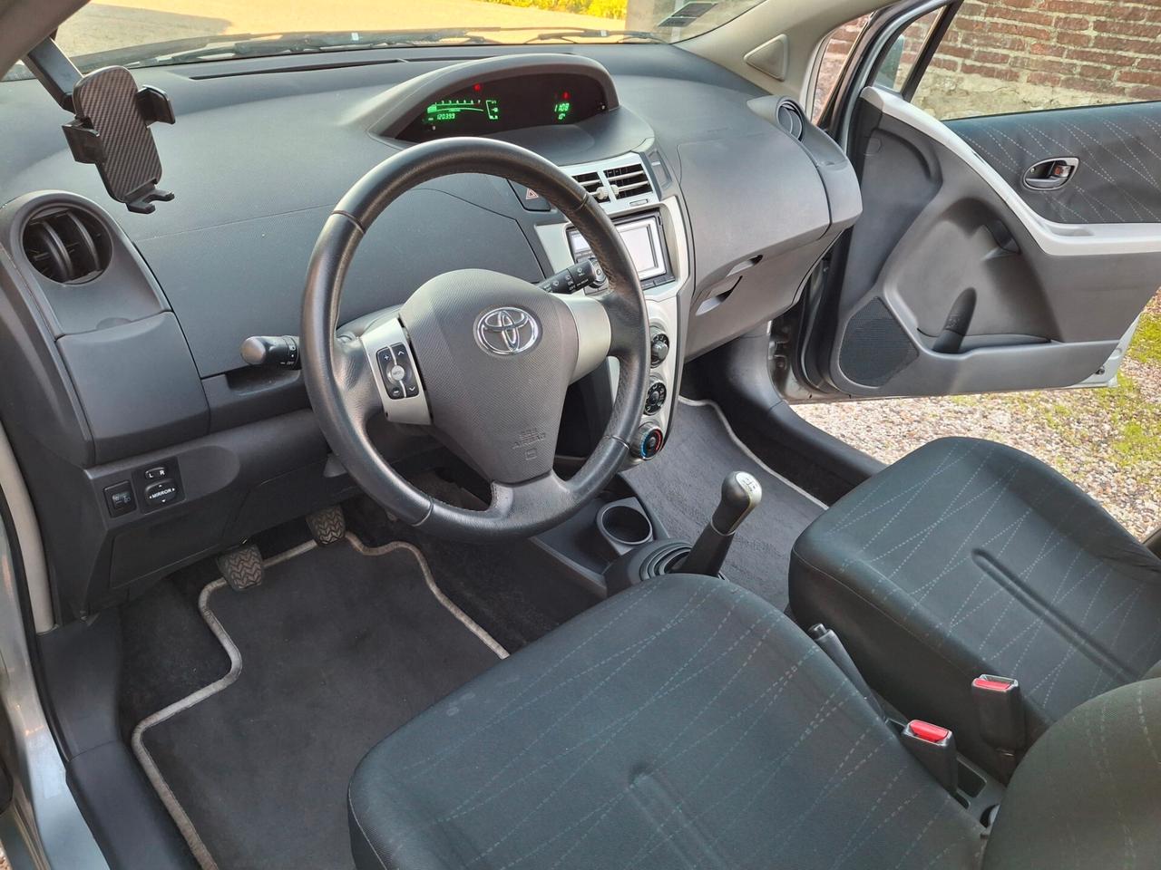 Toyota Yaris 1.0 5 porte