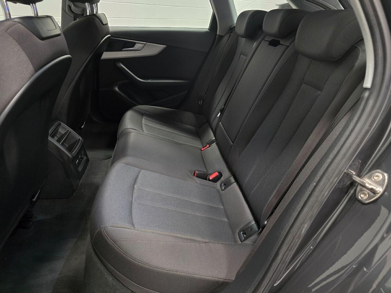 Audi A4 Avant 30 TDI/136 CV S tronic Business Adv. NEOPATENTATI