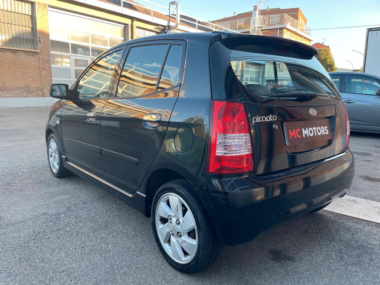 Kia Picanto 1.1 BENZINA