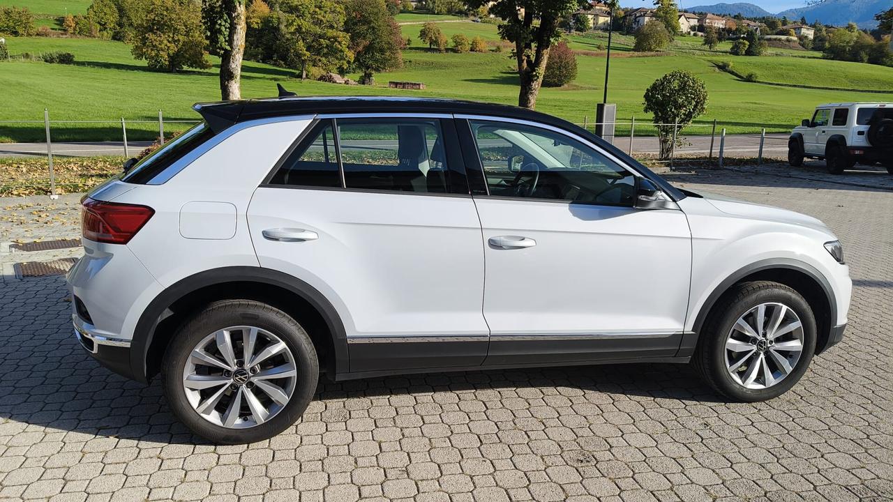 VOLKSWAGEN T-ROC 1.5 TSI 150CV MANUALE GANCIO TRAINO