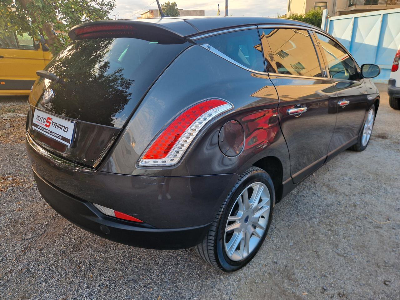 Lancia Delta 1.6 MJT DPF 105 CV Gold-2011