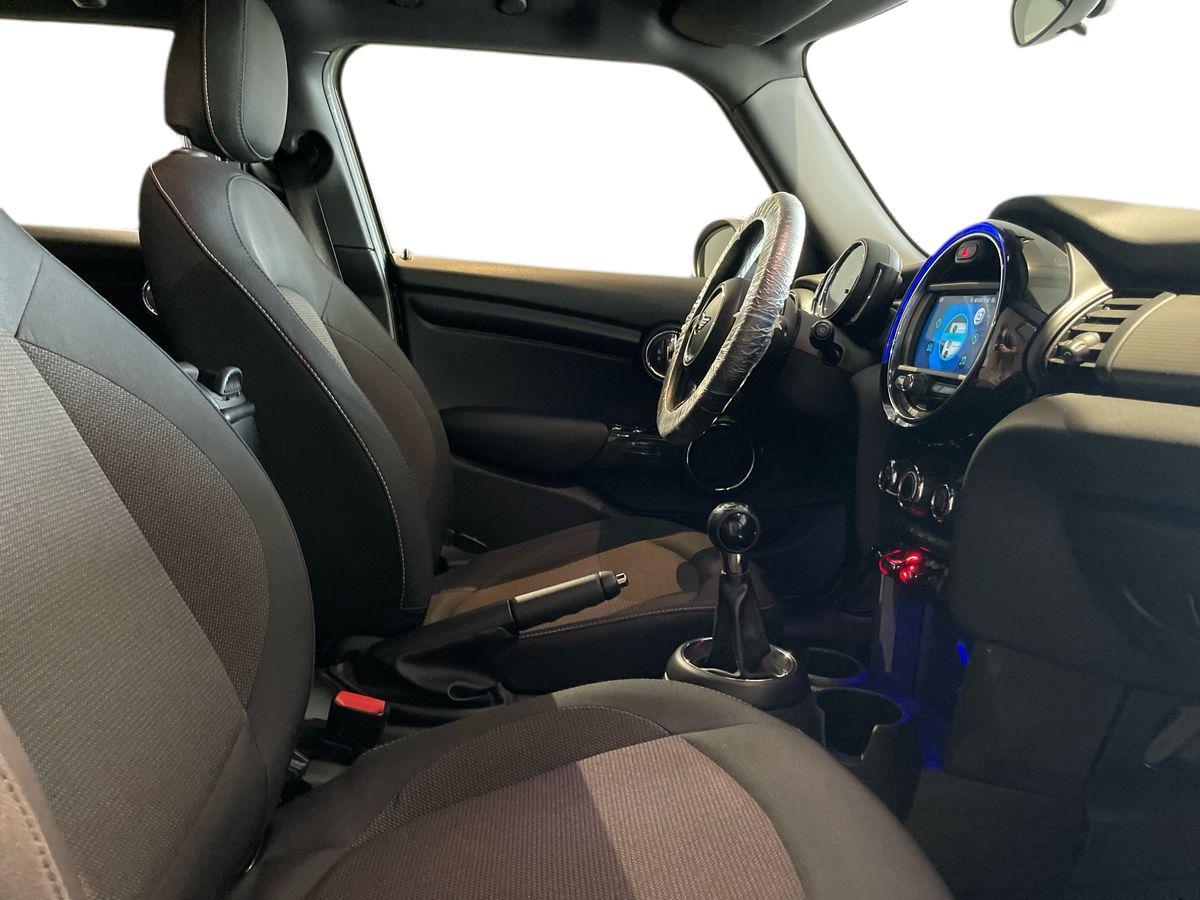 MINI Mini IV F55 2018 5p - Mini 5p 1.5 Cooper D Boost