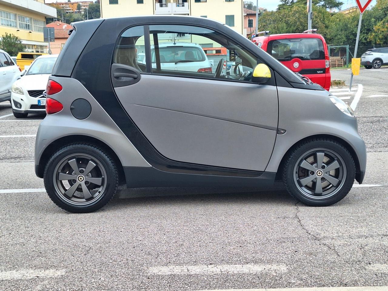 Smart ForTwo 1000 52 kW MHD coupé GRYN PASSION GRIGIO OPACO NEOPATENTATI