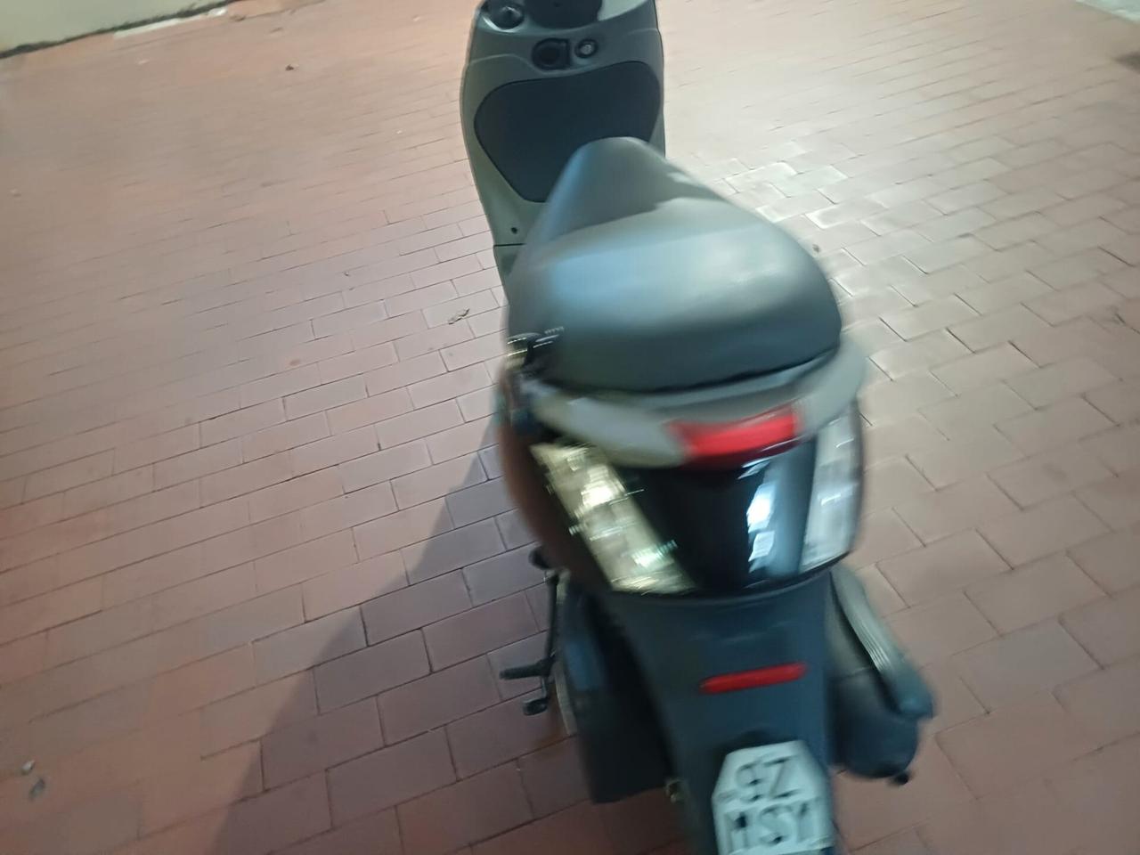 Piaggio Zip +