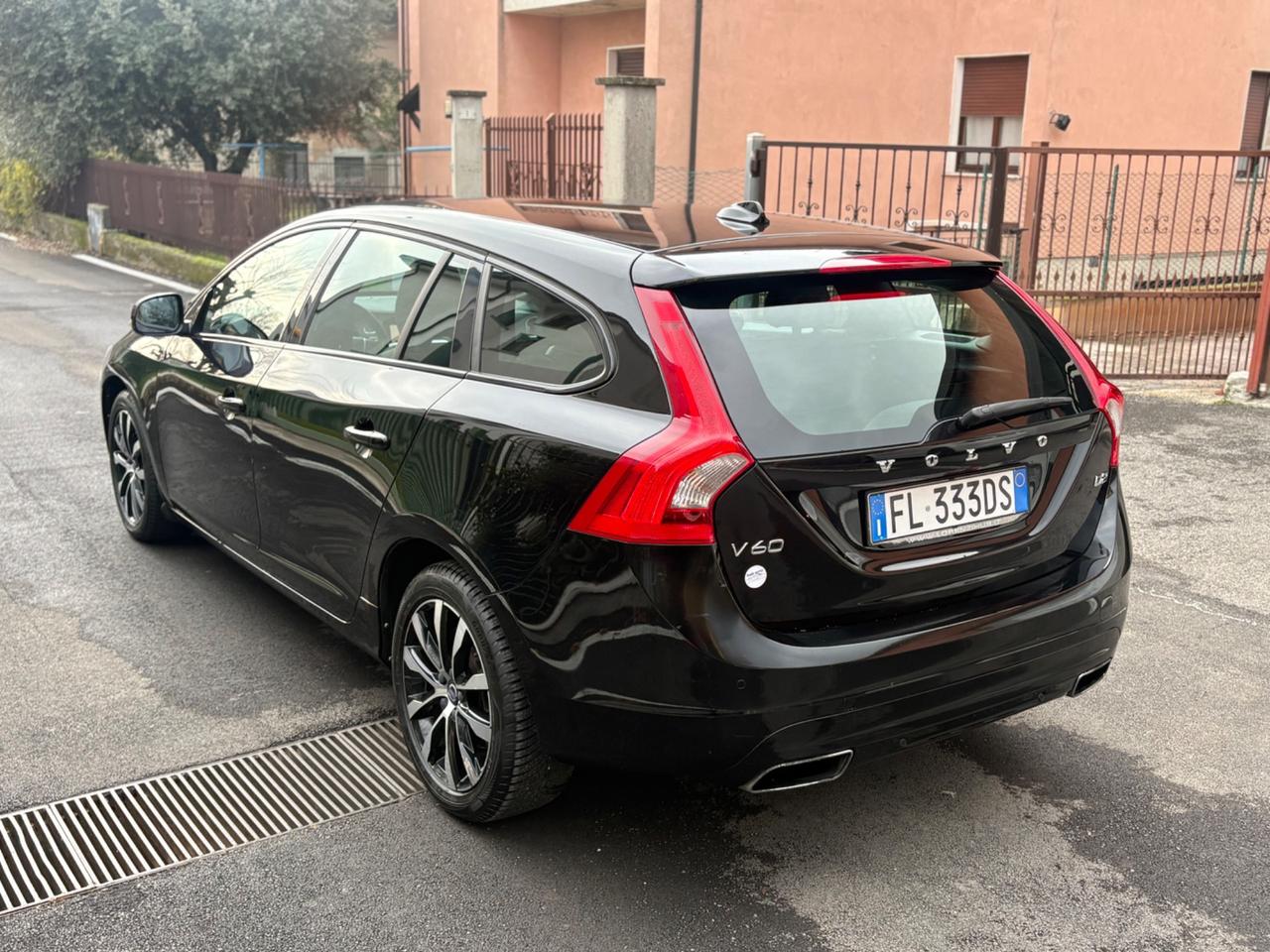 Volvo V60 Geartronic R-design EURO 6B