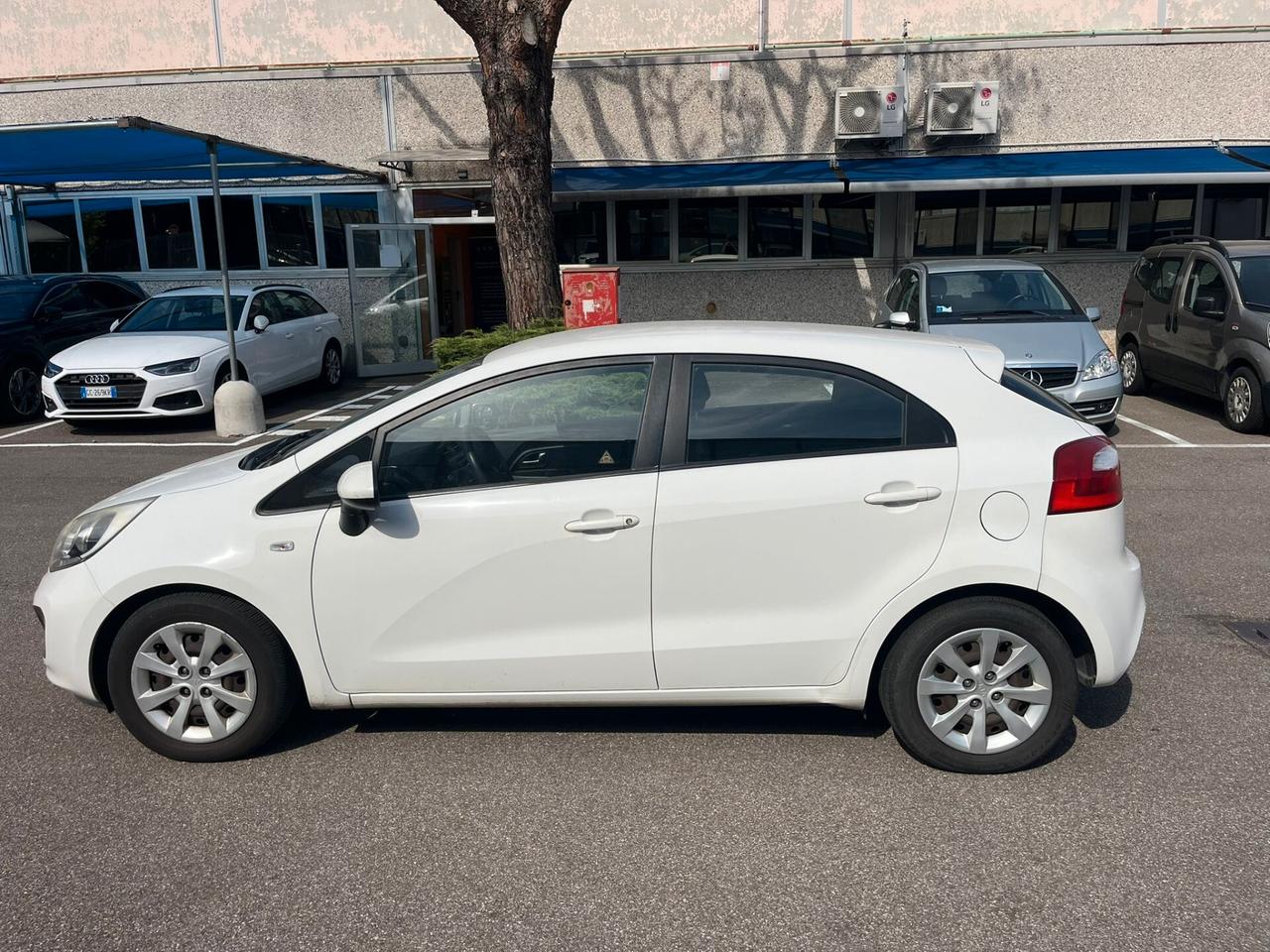 Kia Rio 5p 1.4 crdi EX