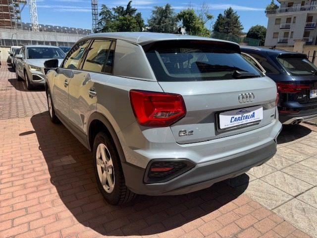 AUDI Q2 35 TDI quattro S tronic Identity Black