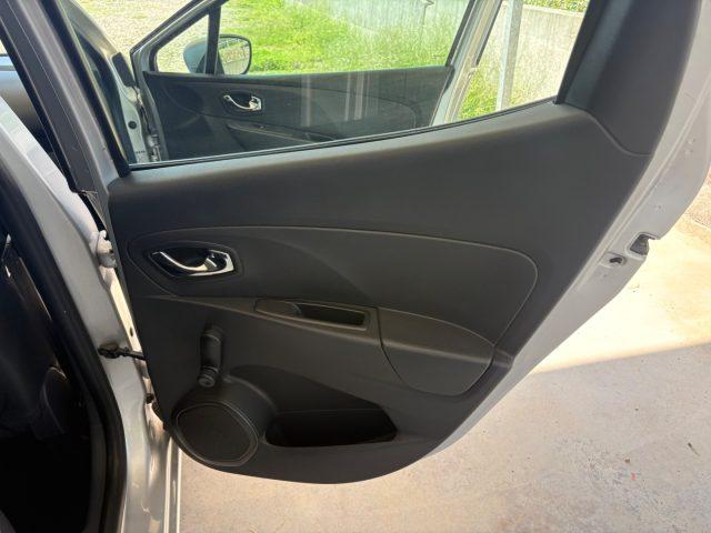 RENAULT Clio 1.2 75CV 5 porte Wave EURO 5 OK NEOPATENTATI