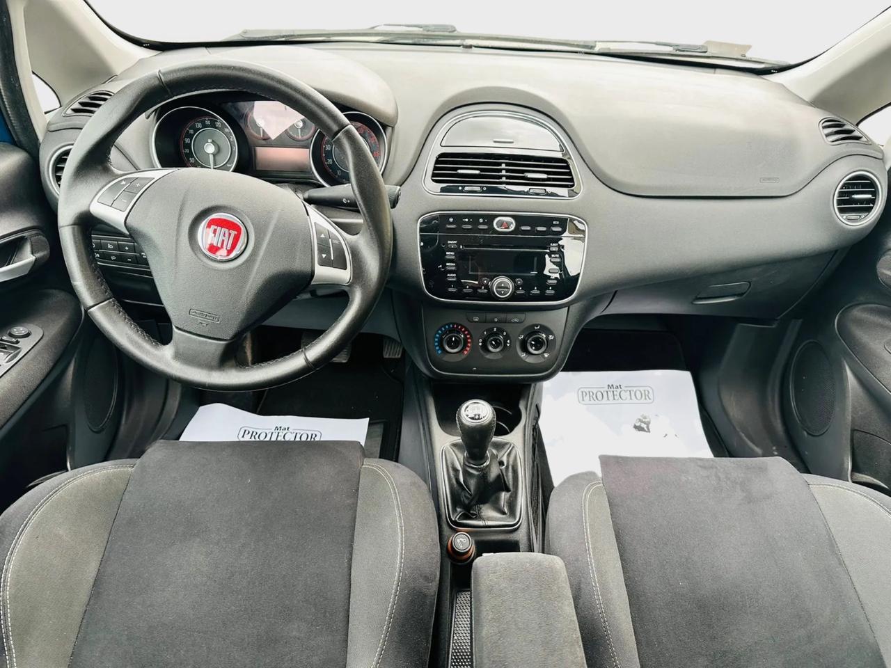 Fiat grandd Punto Evo 1.4 benzina 2013 semi automatico neo patentati