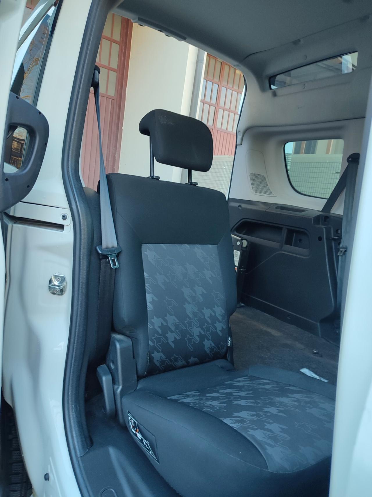 OPEL COMBO 1.4BENZINA 2017 EURO6B PEDANA DISABILI ELETTRICA