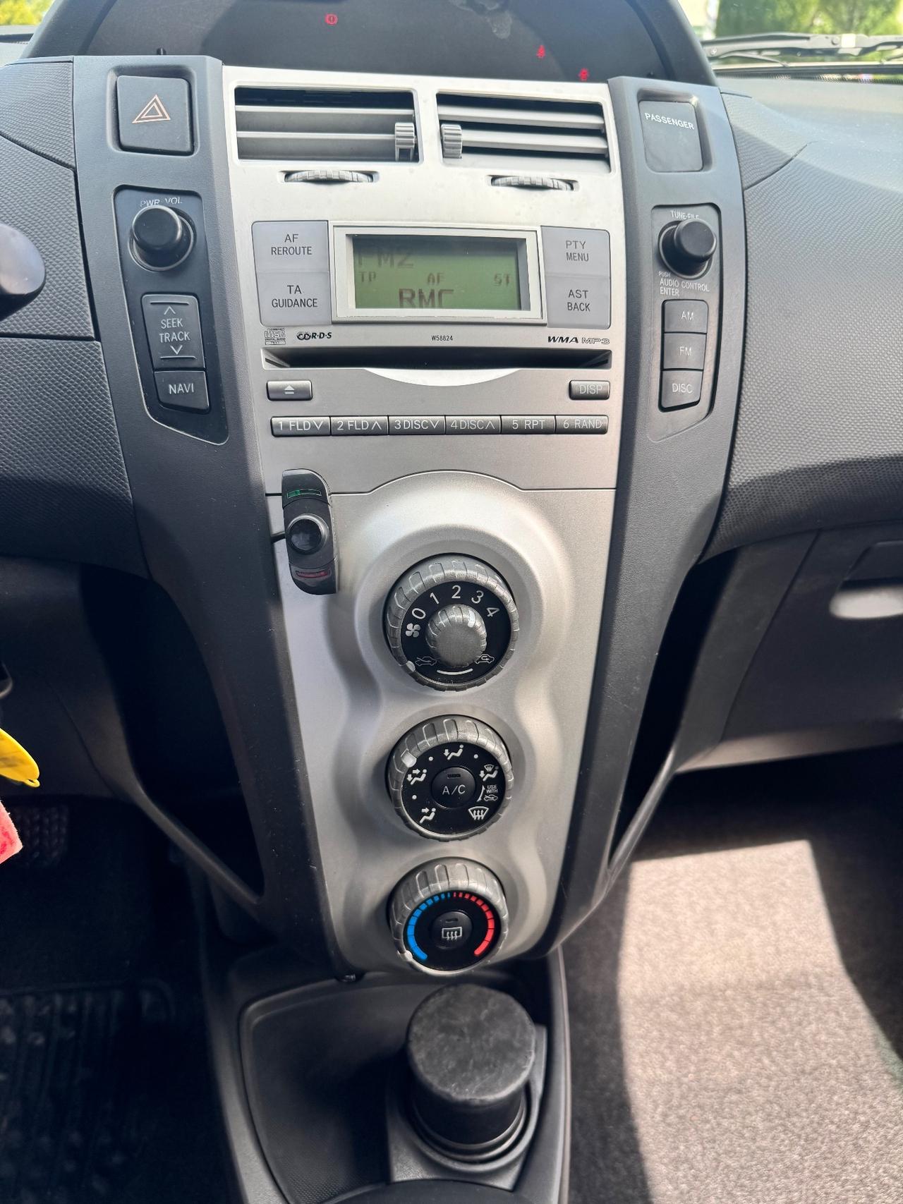 Toyota Yaris 1.0 5 porte Neopatentati