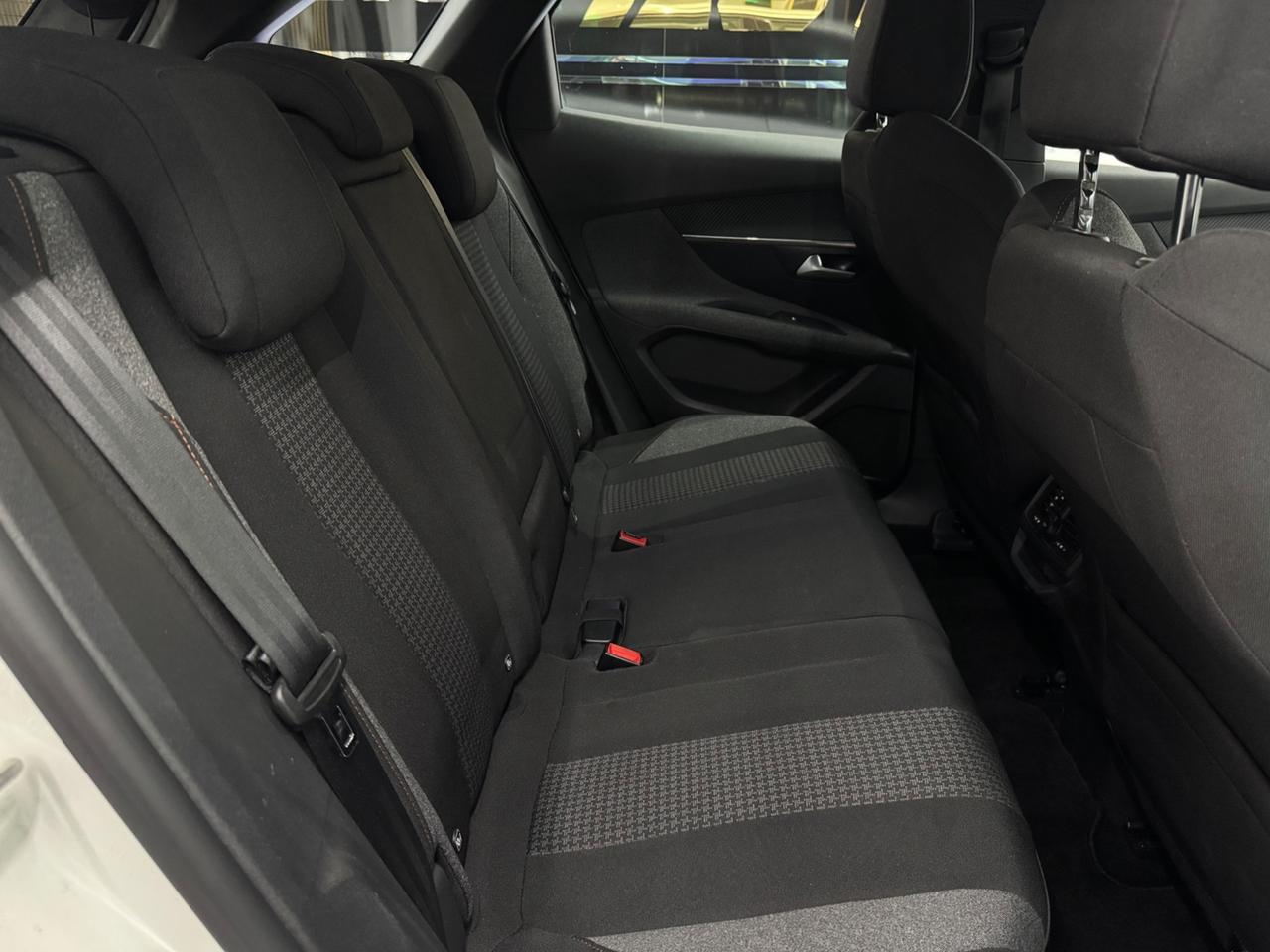 Peugeot 3008 BlueHDi 130Cv EAT8 Allure